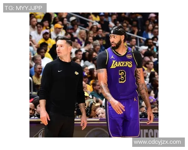 深圳篮球队在邀请赛中的灵活性表现与战术调整分析