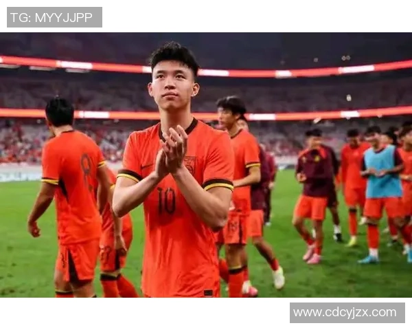 国足迎战卡特尔力争胜利展现团队精神与拼搏决心